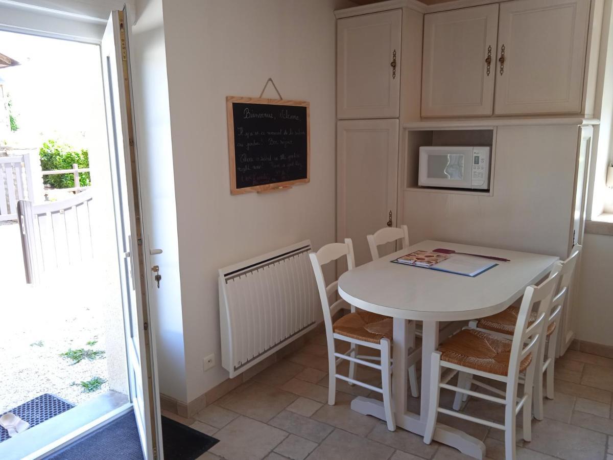 Les Jardins Des 3 Provinces- Gite Montcharvot Екстер'єр фото