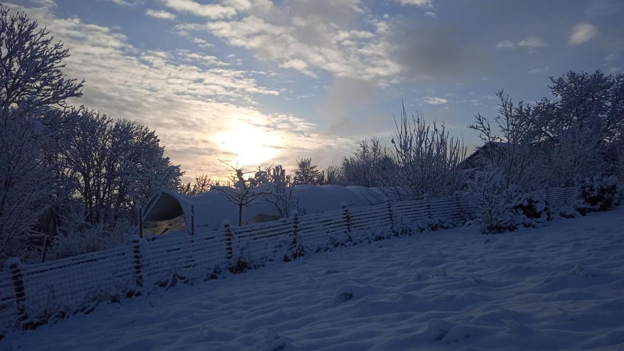 Les Jardins Des 3 Provinces- Gite Montcharvot Екстер'єр фото